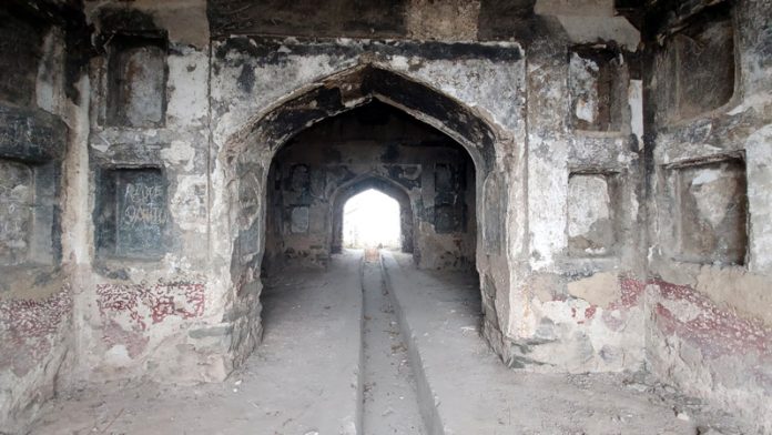 Dilapidated condition of 17th-century Malshahi Bagh Masjid in Ganderbal. -Excelsior/Firdous