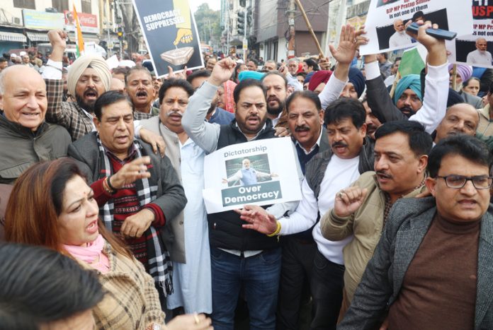 Cong leaders and workers staging protest in Jammu on Friday. -Excelsior/Rakesh