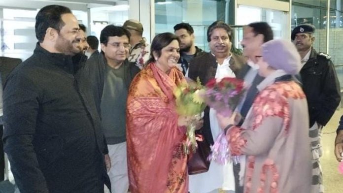 AICC gen secy Rajni Patil being received by JKPCC leaders in Jammu.