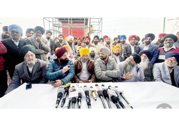 Chairman All J&K Coordination Committee Ajit Singh addressing press conference in Jammu on Sunday. — Excelsior/Rakesh