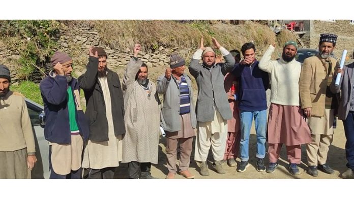 Locals of Gandoh in district Doda during a protest on Thursday. — Excelsior/Rafi Choudhary