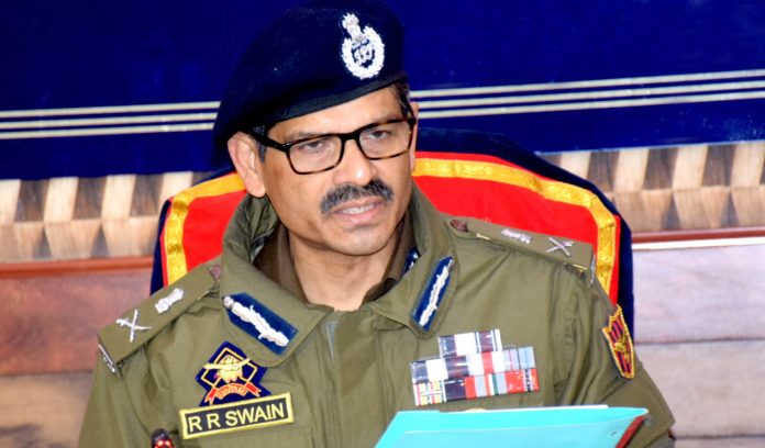 DGP provides financial aid to families of martyr, deceased police personnel