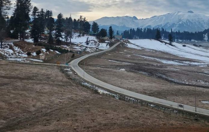 Kashmir Tourism Department Bans Entry Of School Buses In Gulmarg On Weekends