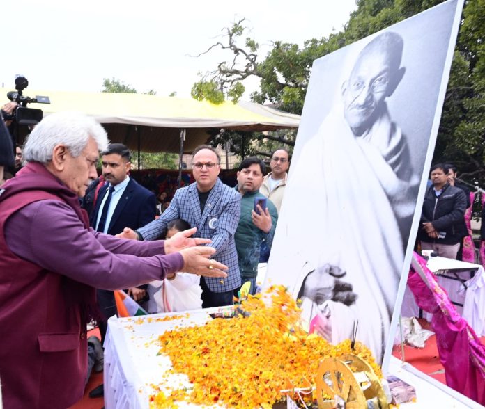 LG Sinha Pays Tributes To Mahatma Gandhi On His Punyatithi