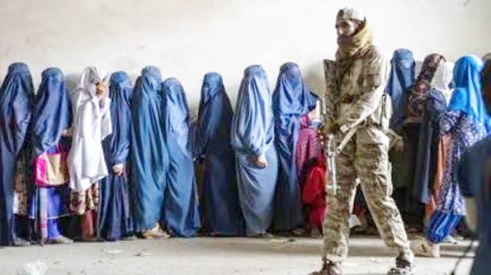 Taliban enforcing restrictions on single and unaccompanied Afghan women, says UN report