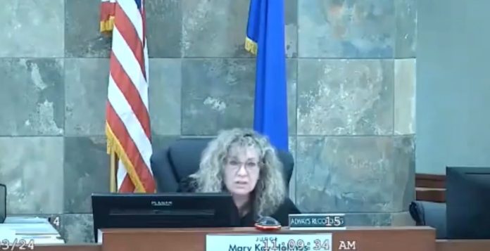 Nevada Judge Attacked By Defendant During Sentencing In Vegas Courtroom Scene Captured On Video