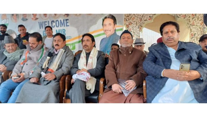 AICC leader B S Solanki flanked by Sr. leaders GA Mir, Vikar Rasool Wani, Raman Bhalla and others during a rally at Anantnag on Saturday. Another pic on page 4.