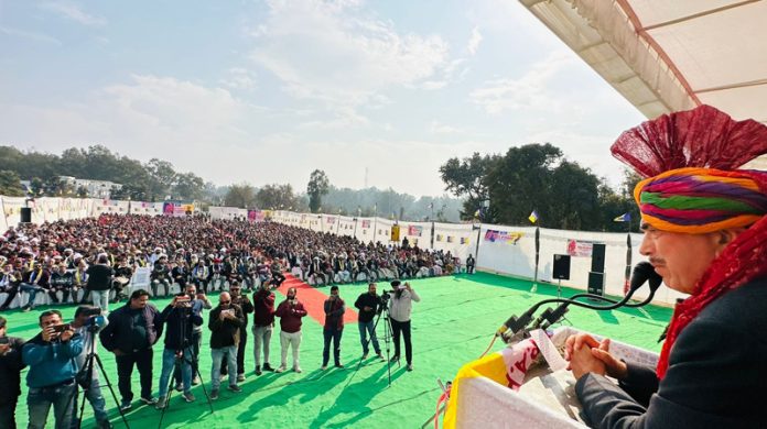 DPAP chairman Ghulam Nabi Azad addressing a public meeting at Samba on Sunday. - Excelsior/Nischant