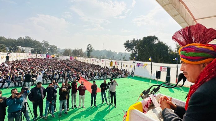 DPAP chairman Ghulam Nabi Azad addressing a public meeting at Samba on Sunday. - Excelsior/Nischant
