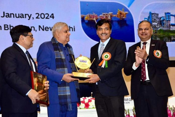 R. K. Tyagi, CMD POWERGRID receiving the award from Jagdeep Dhankhar, Vice President of India in a function on Friday.