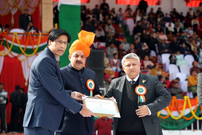 Dr Banarsi Lal, Senior Scientist & Head of Krishi Vigyan Kendra (KVK), Reasi of Sher-e-Kashmir University of Agricultural Sciences and Technology (SKUAST-J) has been felicitated by the District Administration, Reasi on 75th Republic Day for his contributions in the agricultural sector specially his endeavours on organic and natural farming. DDC Chairman, Saraf Singh Nag and Deputy Commissioner, Reasi, Vishesh Paul Mahajan presented him an appreciation certificate.