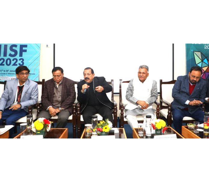 Union Minister Dr Jitendra Singh, flanked by State Science Ministers and Secretaries, holding an interactive session during the ongoing 4-day 