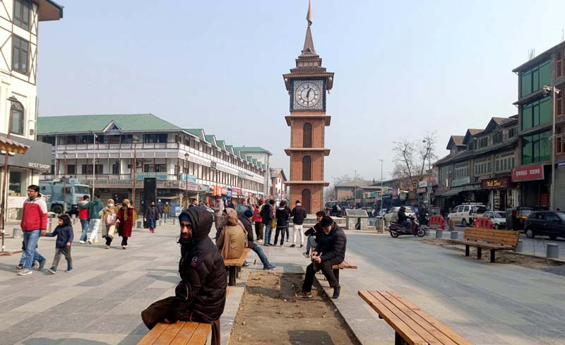 With a slight improvement in minimum temperature, sun shines over Srinagar to bring a tinge of warmth on Tuesday. -Excelsior/Shakeel