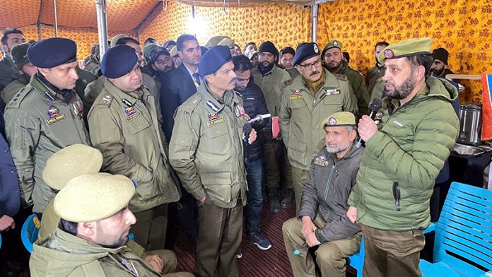 DGP interacting with police personnel at Kupwara.