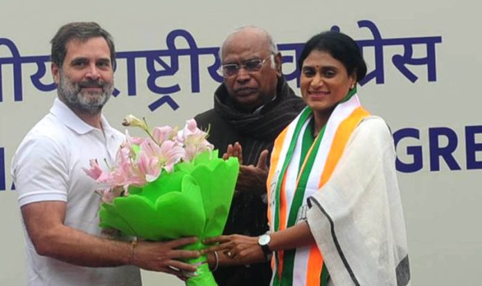 Y S Sharmila, Founder of YSR Telangana Party join Congress in presence of Congress President Mallikarjun Kharge and party leader Rahul Gandhi, in New Delhi on Thursday. (UNI)