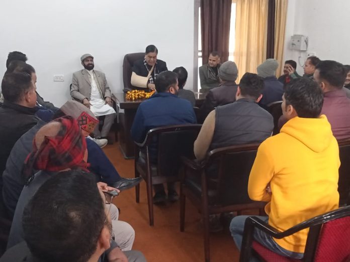 AICC coordinator for Udhampur-Doda Lok Sabha constituency Ravinder Sharma during meeting at Udhampur on Monday.