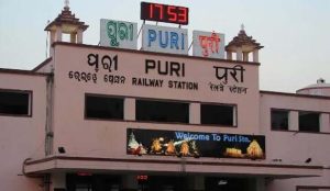 tourist places around puri railway station