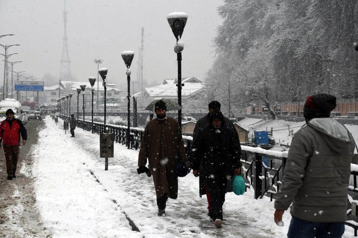 Mercury Dips Further In Kashmir Amid Cold Wave, Pahalgam Coldest With Minus 11.9 Deg C