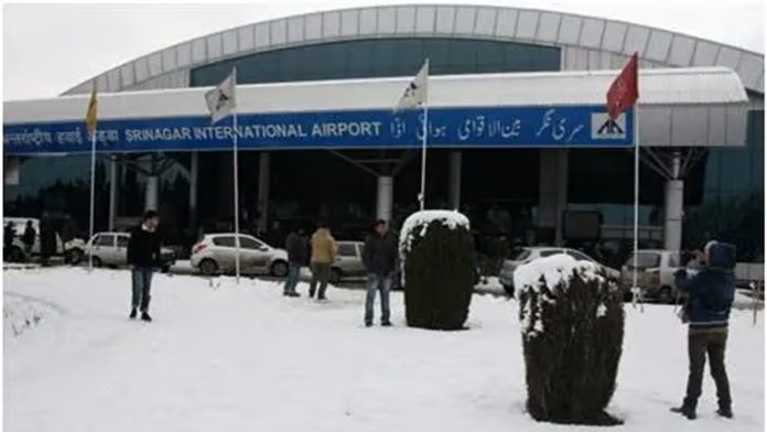 Heavy Snowfall In J&K Grounds Several Flights To Srinagar, Leh From Delhi