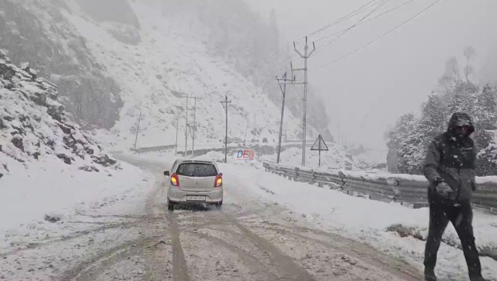 Srinagar-Leh Highway Closed Following Fresh Snowfall - Daily Excelsior