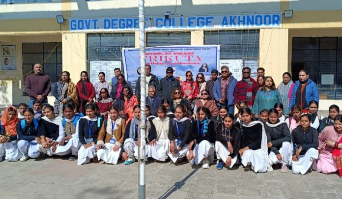 Anuradha Rishi, President MSCBMC Trust along with the students participating in an art workshop held at GDC Akhnoor on Sunday.