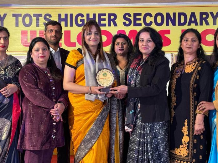 Joint Director Tourism Sunaina Mehta receiving memento during school’s Annual Day function at Jammu. 