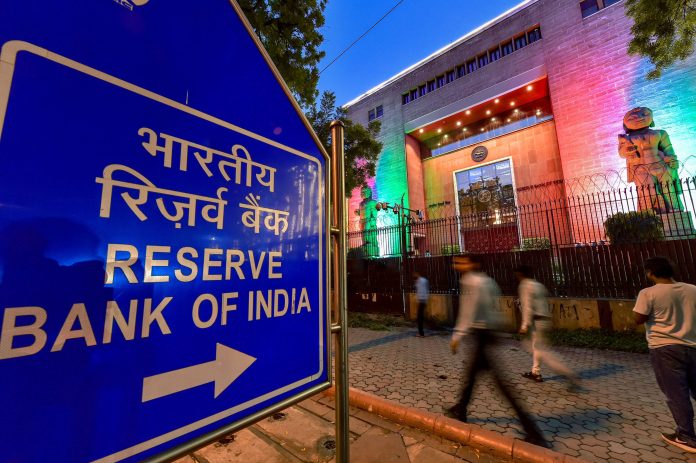 RBI Directs Card Issuers To Offer Choice Among Card Networks, Bans Restrictive Agreements
