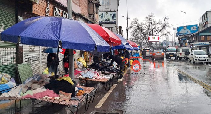 Srinagar, Other Plain Areas Receive Rains, Kashmir’s Hilly Regions Get Snowfall