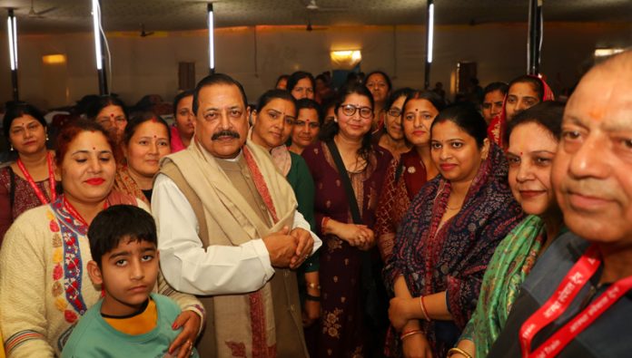 Union Minister Dr. Jitendra Singh with devotees from J&K congregated at Shri Ram Mandir Ayodhya to offer prayers on the occasion of Basant Panchmi, on Wednesday.
