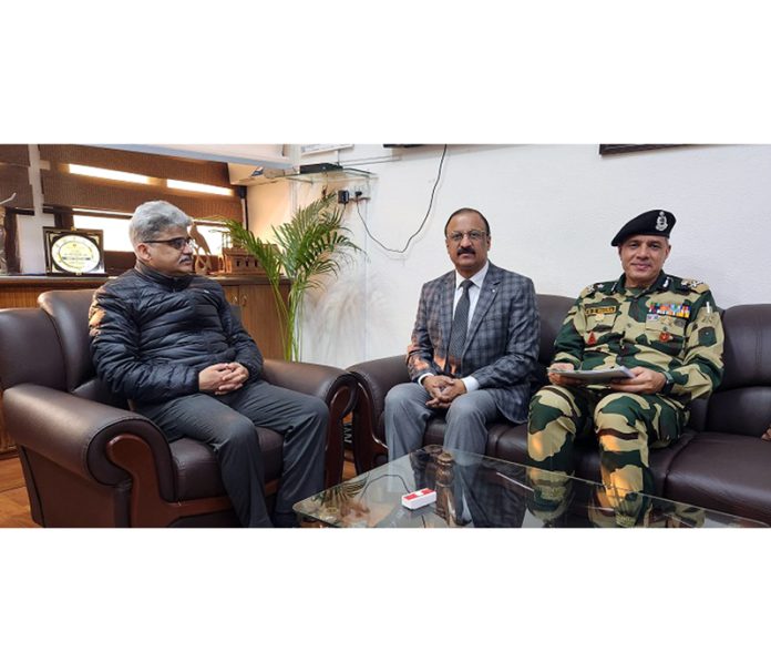 CS holding discussion with Special DG BSF.