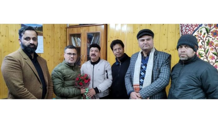 Delegation of migrant employees meeting with DC Bandipora on Saturday.