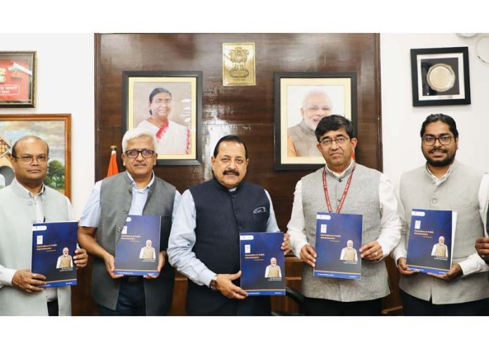 Union Minister Dr. Jitendra Singh formally launching the Monograph on Innovations in Public Administration compiled by Capacity Building Commission (CBC) at New Delhi on Sunday. Also seen are CBC members R.Balasubramaniam and Praveen Pardeshi.