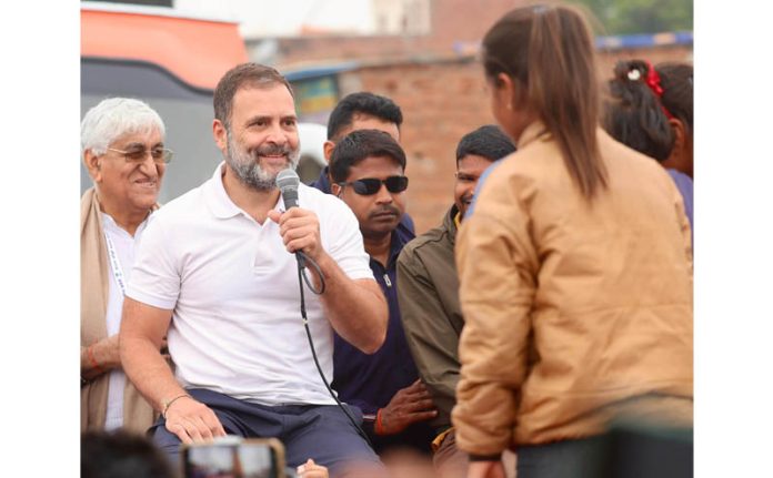 Congress leader Rahul Gandhi interacting with Farmers at Ambikapur Mandi, Mahendra Kalan during Bharat Jodo Nyay Yatra, in Chhattisgarh on Tuesday. (UNI )