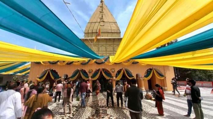 Devotees visiting Shri Ranbireshwar Temple on the occasion of Maha Shivratri.