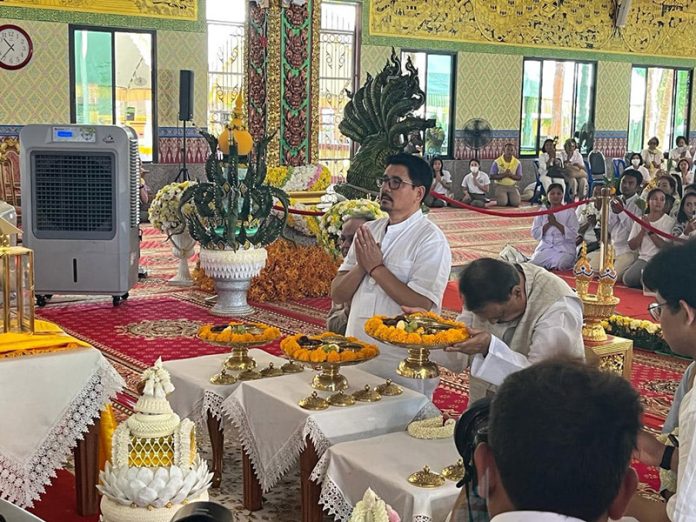 CEC Leh Tashi Gyalson paying respects to holy relics of Lord Buddha in Thailand on Monday.