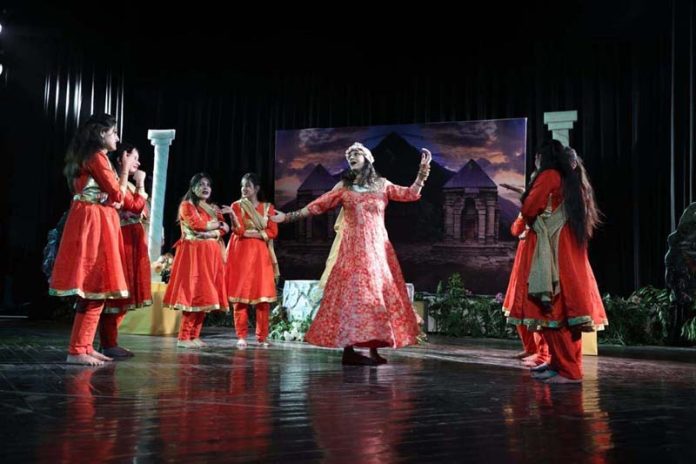 A scene from Heemal Nagiraay which was staged at Abhinav Theatre Jammu on Saturday.