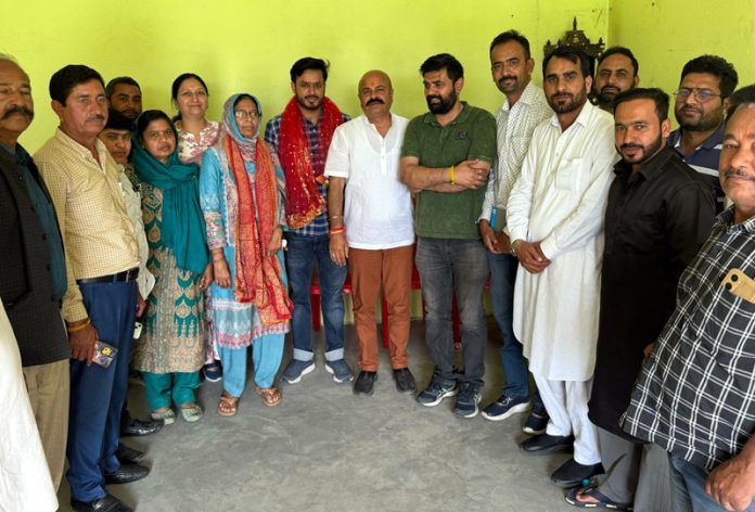 BJP vice president, Yudhvir Sethi during a party programme at Bajalta posing with local leaders of the area on Wednesday.