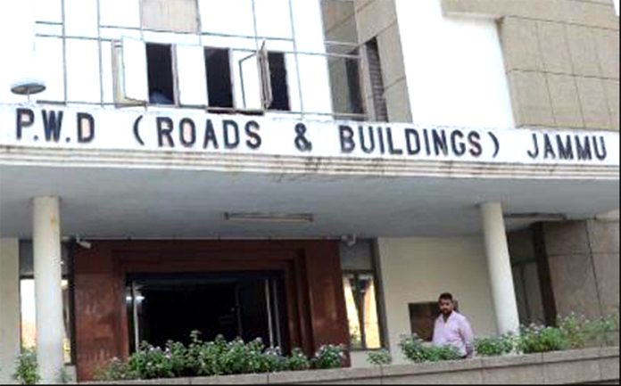 Panel constituted for solarisation of PW(R&B) buildings