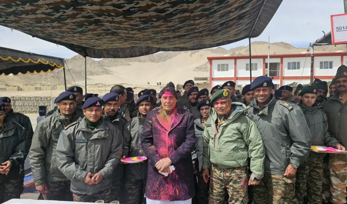Defence Minister celebrates Holi with soldiers in Leh