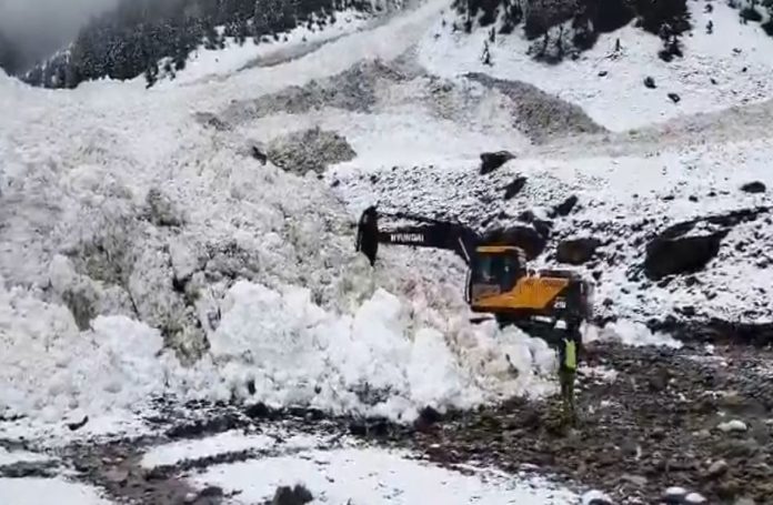 J&K | Avalanche Hits Sarbal Area Of Sonamarg In Ganderbal District; No Casualties Reported