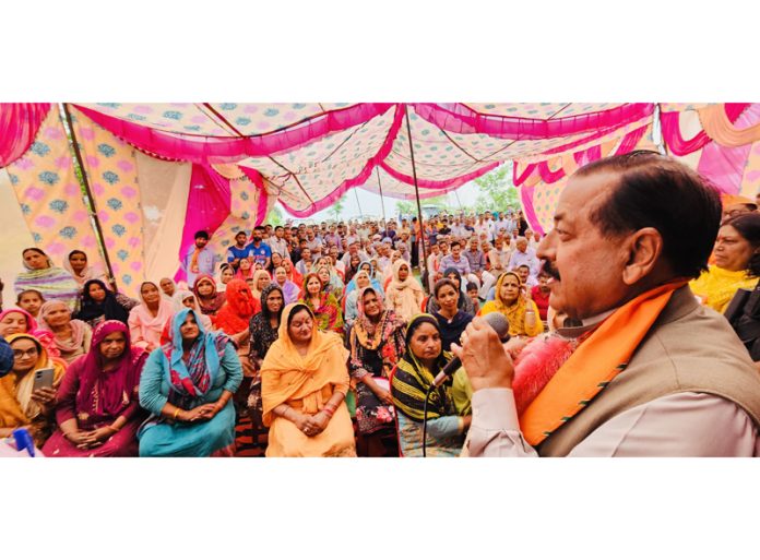 Union Minister Dr. Jitendra Singh addressing a massive public meeting at village Sabechak during his election tour through different locations along the International Border on Sunday.