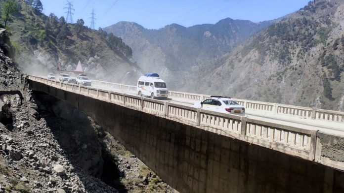 Traffic Restored On Jammu-Srinagar National Highway