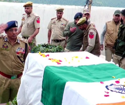 ADGP Jammu Anand Jain salutes supreme sacrifice of VDG member in Basantgarh. -Excelsior/K Kumar