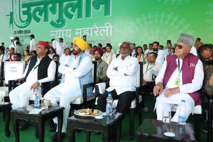 Opposition leaders including Dr Farooq Abdullah during a rally at Ranchi on Sunday. (UNI)