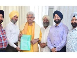 LG Manoj Sinha meeting delegation of Sikh Coordination Committee on Thursday.