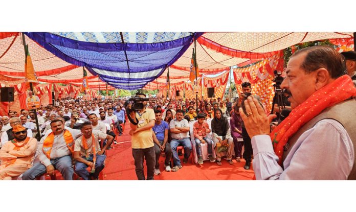 Union Minister Dr. Jitendra Singh addressing a massive public meeting in Panchayat Kambal Danga during his election campaign in rural areas of Udhampur including Jib, Chk Shtambli, Garhi Rambel etc. on Monday.