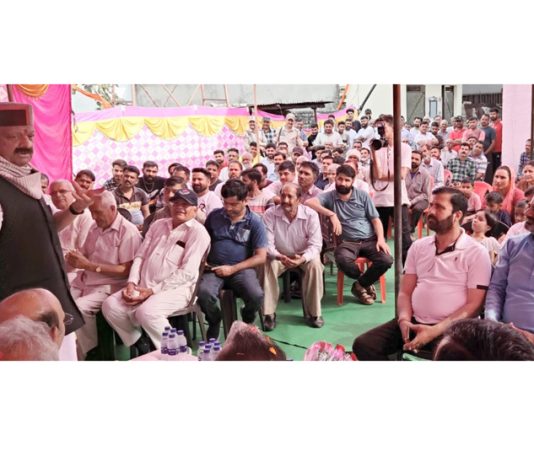 Sr. BJP leader Devender Singh Rana addressing public rally at Khour.
