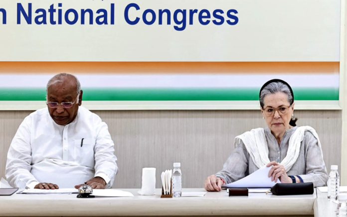 Congress President Mallikarjun Kharge and CPP Chairperson Sonia Gandhi at a CEC meeting, in New Delhi on Sunday. (UNI)