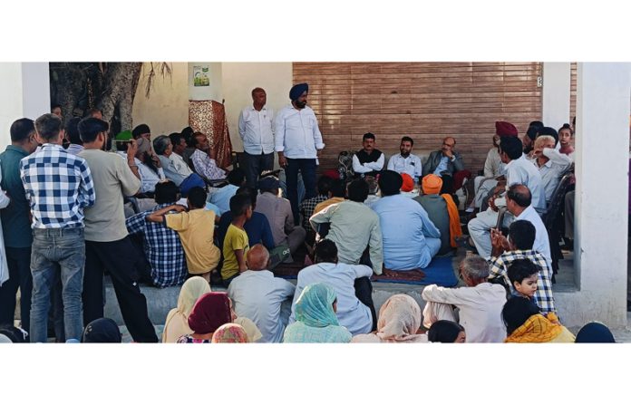 JKPCC leaders Yashpal Kundal and Taranjit Singh Tony during an election campaign meeting at village Chak Babral of Samba district.