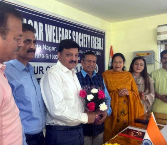 Office bearers of Trikuta Nagar Welfare Society welcome the chief guest during foundation day celebration of the Society on Sunday.